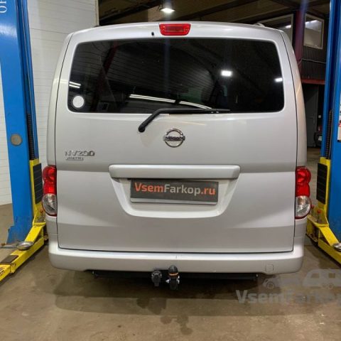 Фаркоп Halty HN26A Nissan NV200 2009