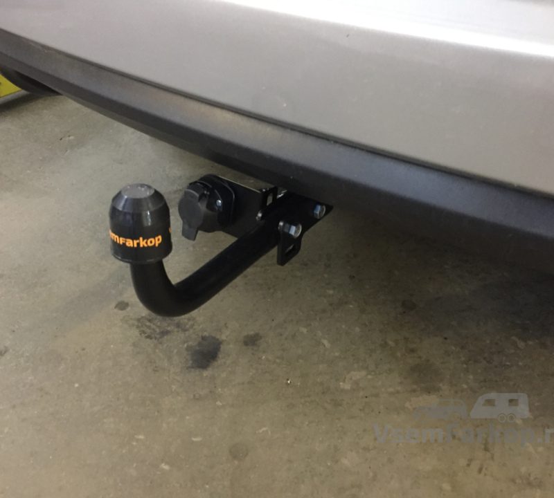 Фаркоп BERG F4711001 Nissan Terrano 2014