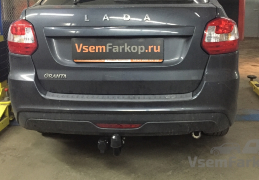 Установка фаркопа на LADA Granta
